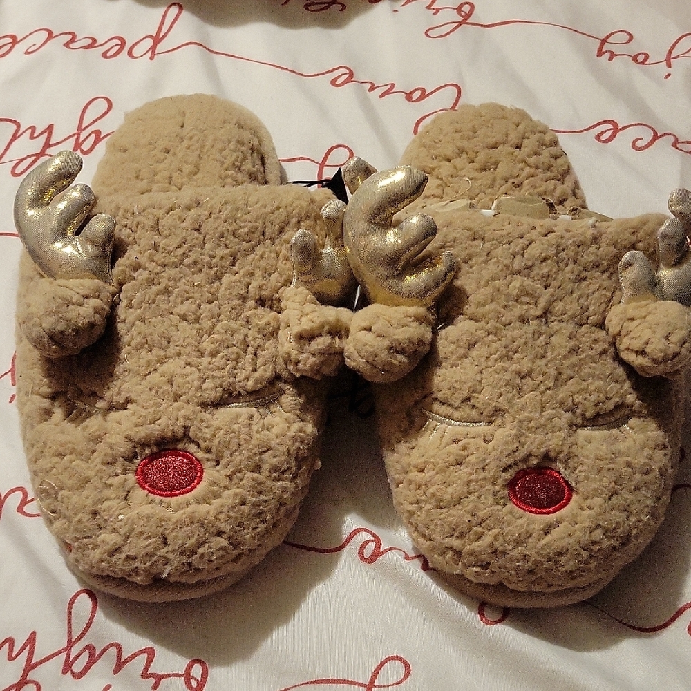 Cozy Reindeer Kids Slippers - Tan and Red